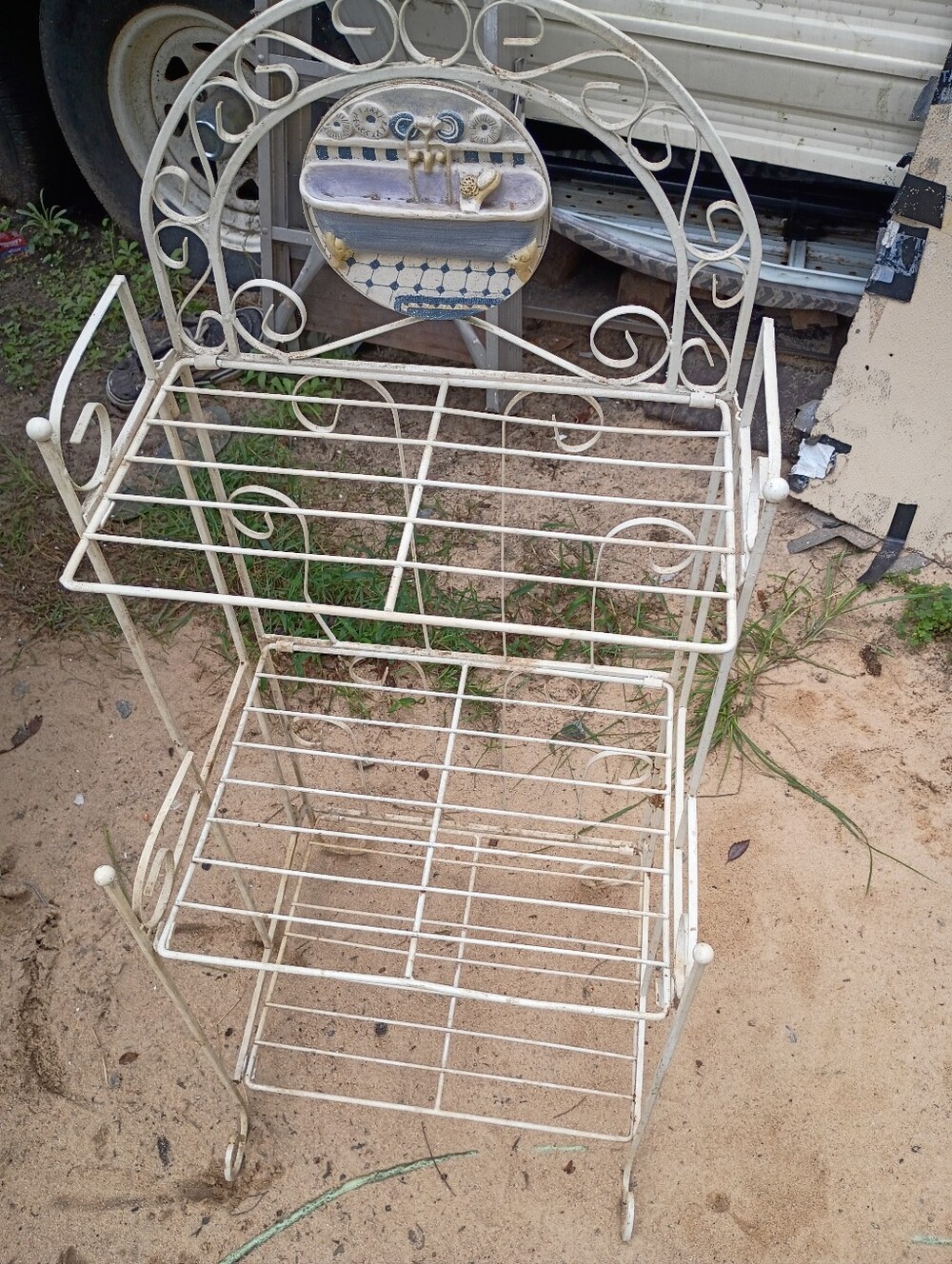 Decorative Cream Metal Bathroom Shelf Rack with Scrollwork